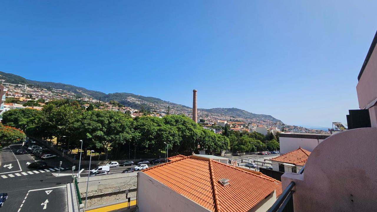 Garden And Seaview Apartment - Free Parking Funchal  Exterior photo